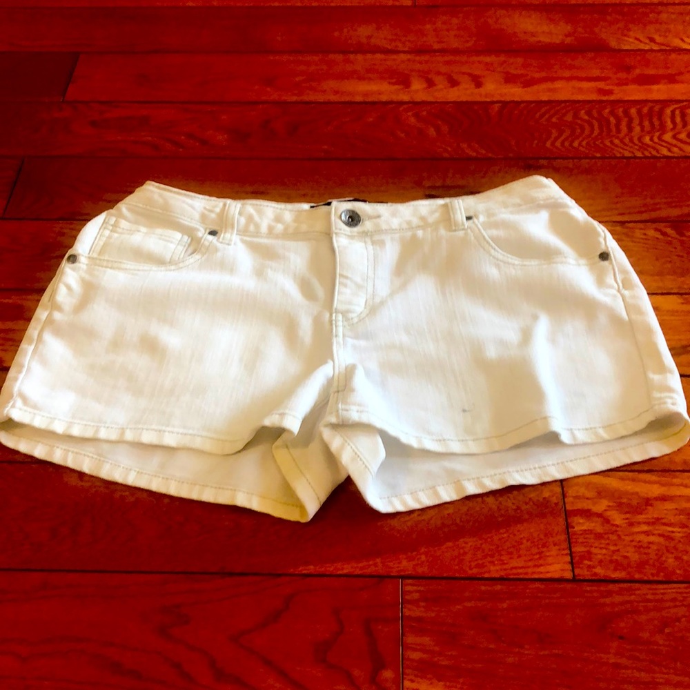 🩳White Shorts